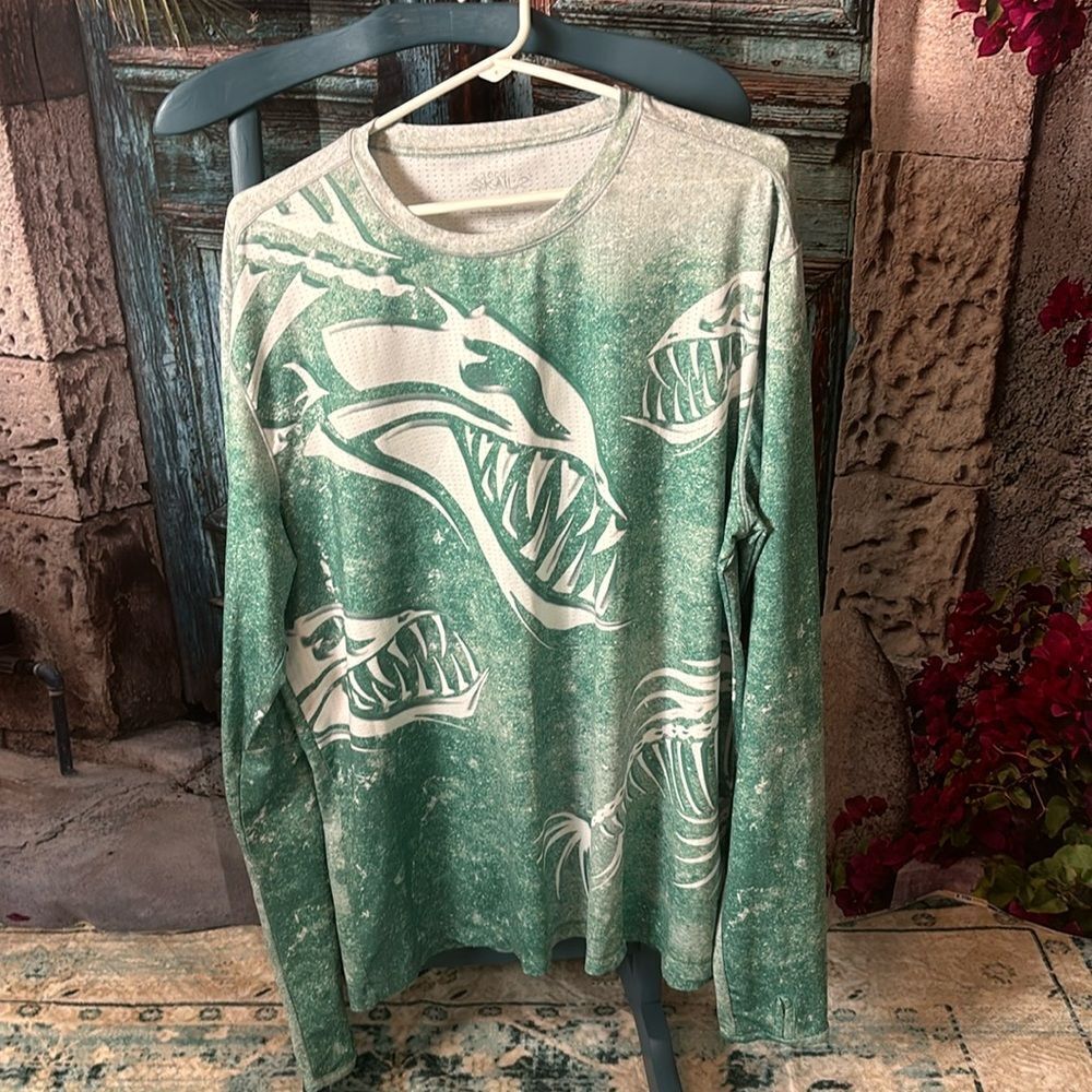 Loco Skaile long‎ sleeve graphic shirt, size large, excellent used condition